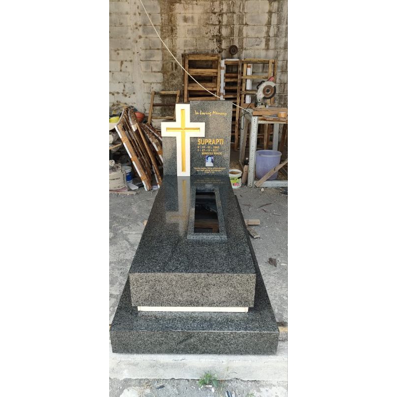 KIJING MAKAM GRANIT KRISTEN