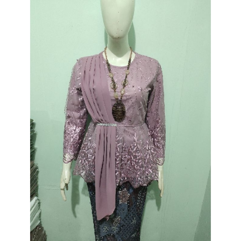 kebaya selendang Aurora tille kebaya wisuda