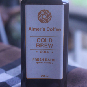 

Cold Brew GOLD Botol 250 ml / Kopi | Almer's Coffee