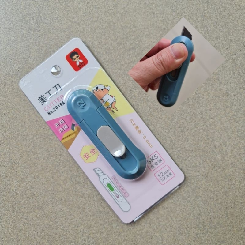 

Cutter Dorong Mini D3602