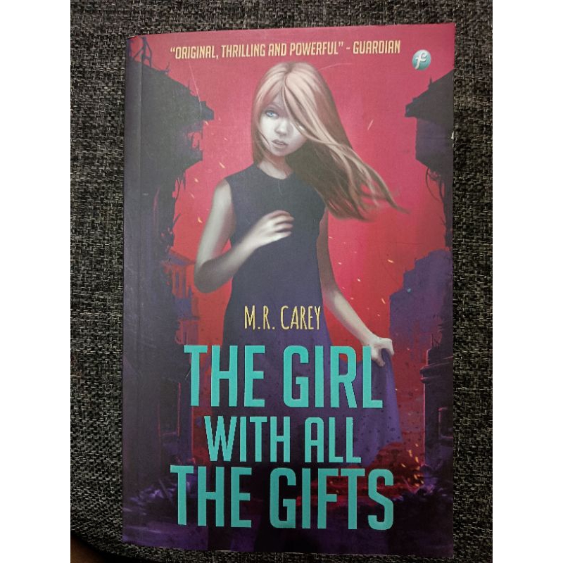 NOVEL THE GIRL WITH ALL THE GIFTS (M.R CAREY)
