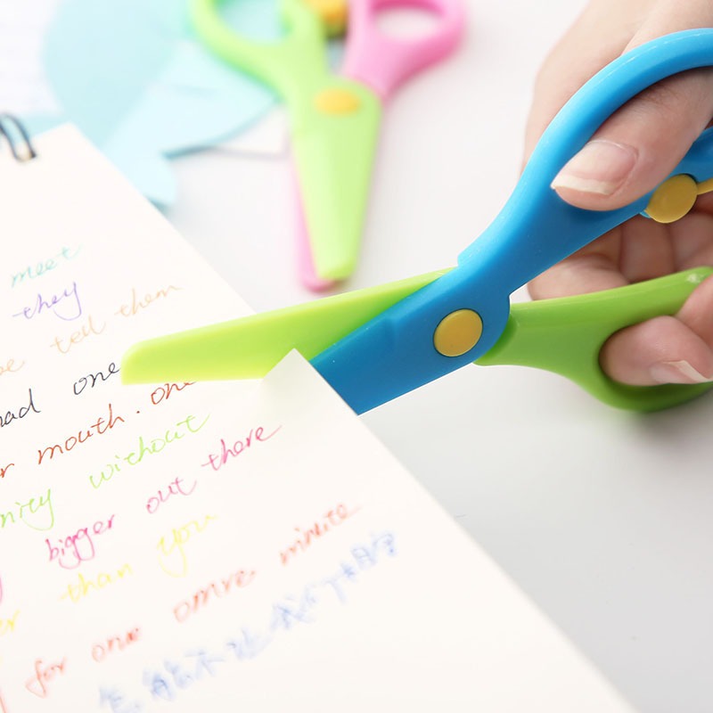 

Gunting Kertas Anak - Anak Aman untuk Peralatan Sekolah