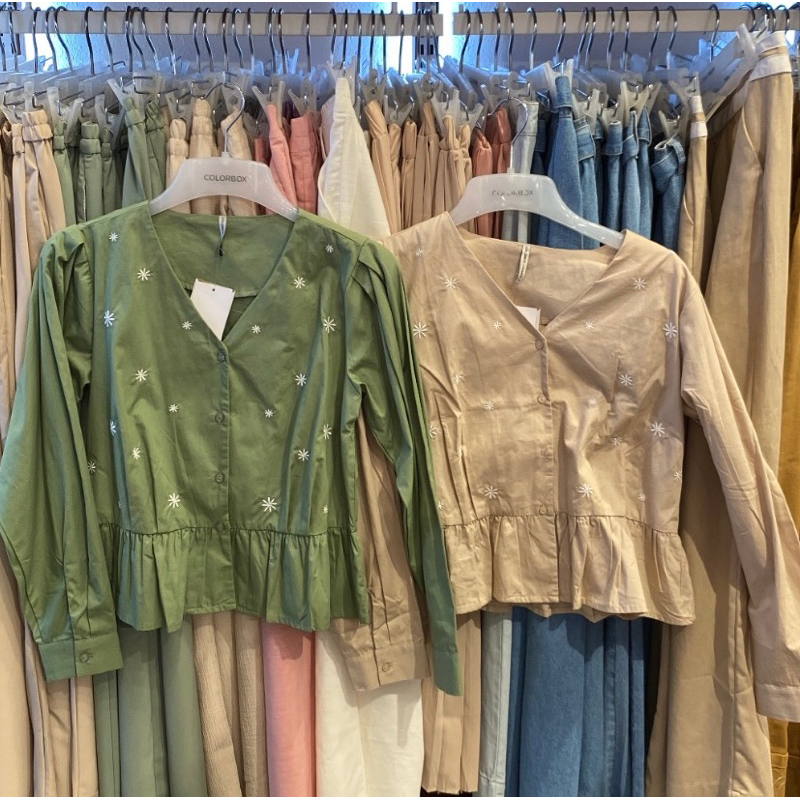 COLORBOX Kemeja Blouse Katun Motif Daisy V Neck Sale