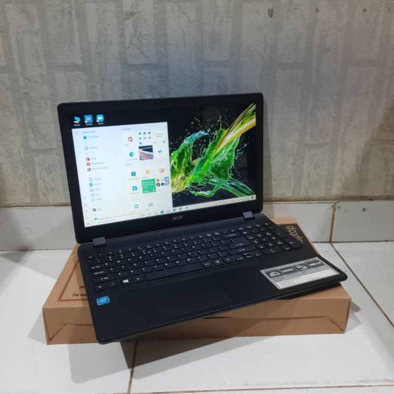 Laptop Acer ES1-531, Intel Celeron - N3050, Hd Graphics, Ram 4/500Gb, Seri baru, Lengkap, Black