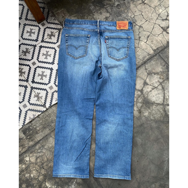 Levi’s 541 blue wash jeans