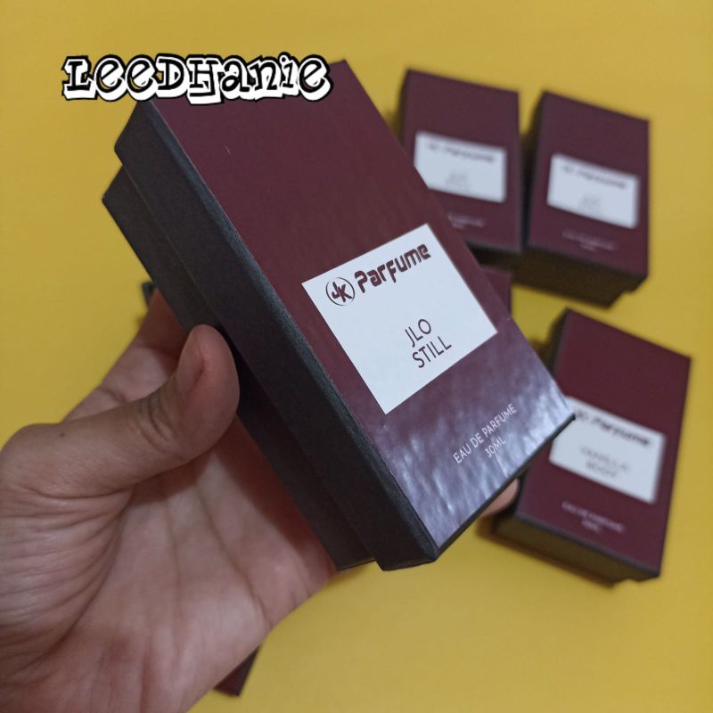 

Box Parfum / Kotak kado 10x5x3 cm Cover luar + Logo Minimal Pembelian 12pcs