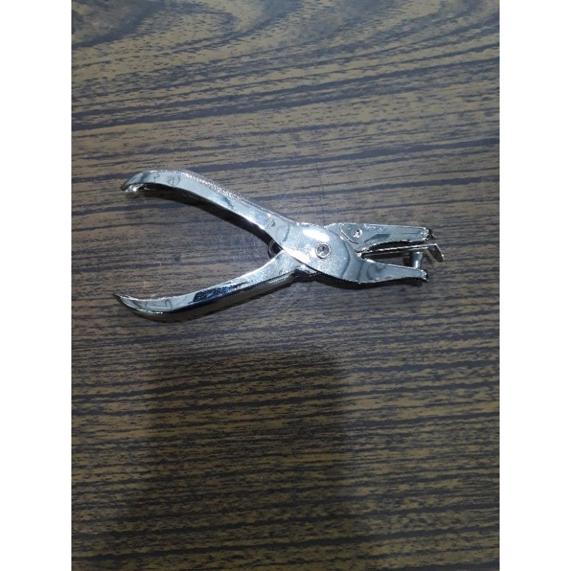 

PERFORATOR (PEMBOLONG KERTAS) TANG 1 LUBANG VT-1101 : V-TEC