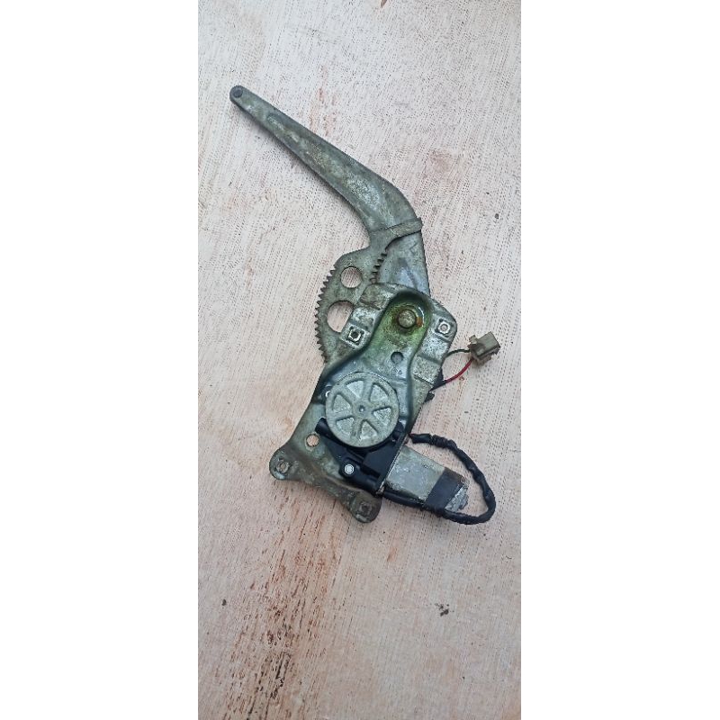 power window belakang kiri mazda 323 elite trendy ford laser