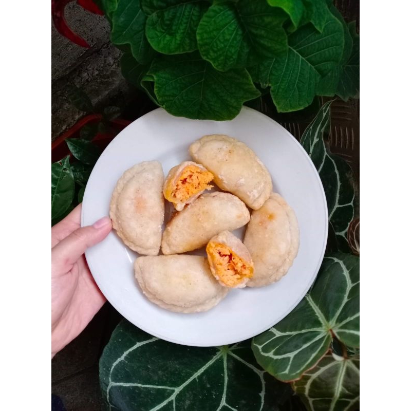 

Cireng Bu Rektor isi Ayam pedas