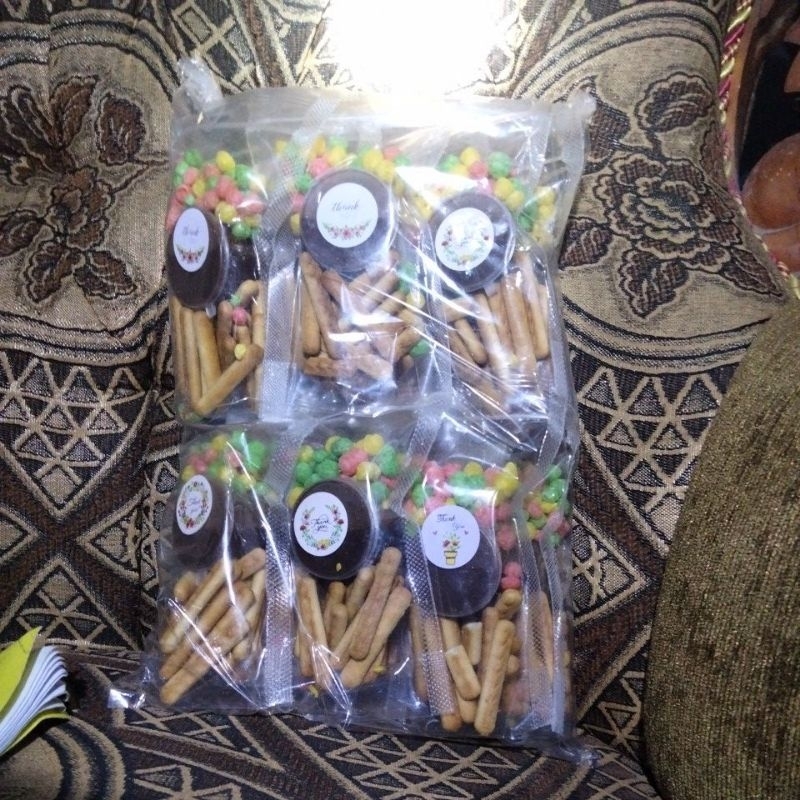 

nyam2 Stik coklat lumer free stiker