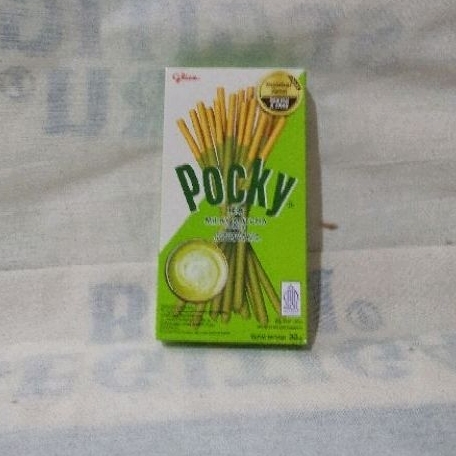 

Pocky MILKY MATCHA 33 gr , stik stick glico Box Snack HIJAU expired 12/2024