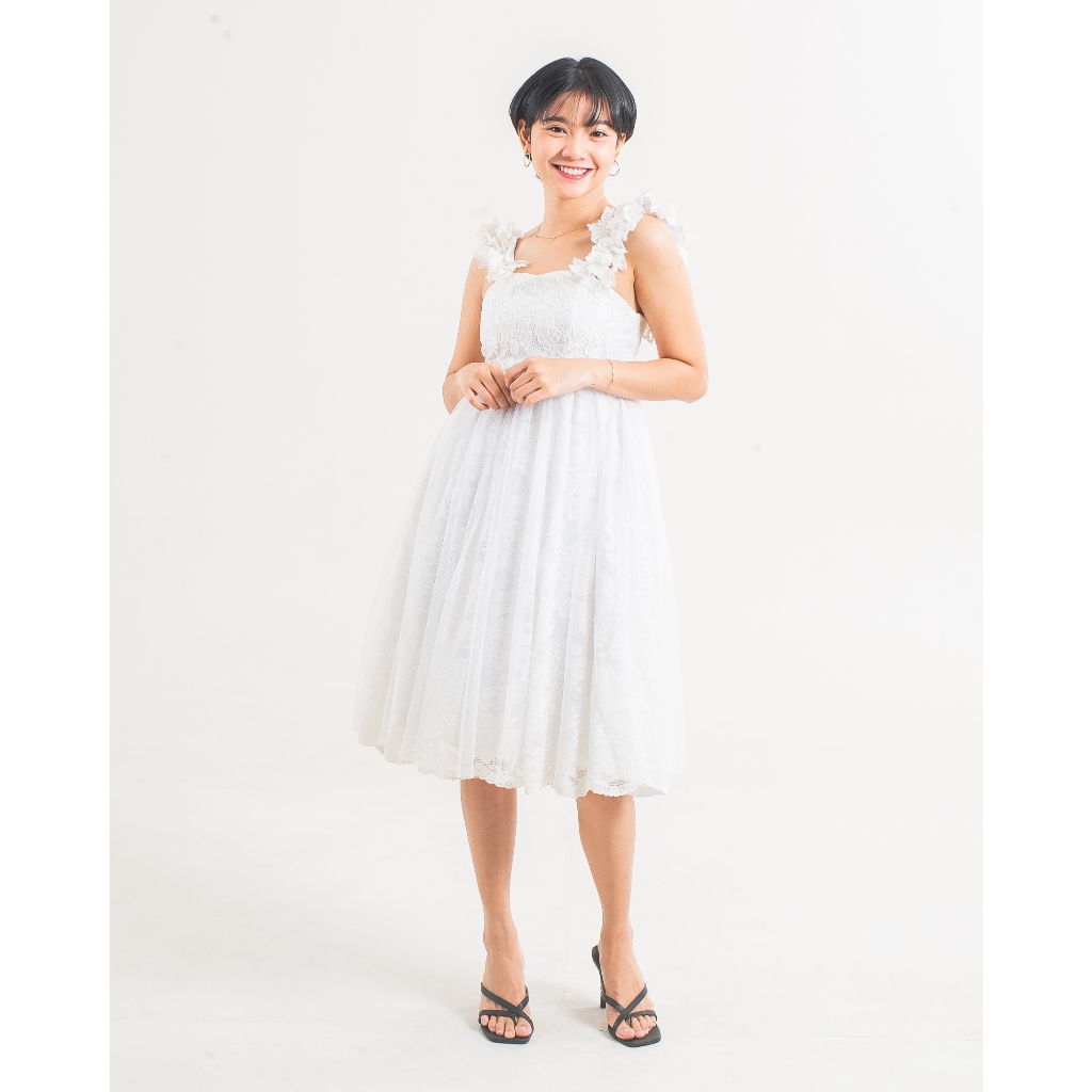 Gaun Wedding dress simple putih elegan cantik wanita kondangan