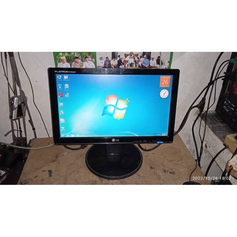 lcd monitor 16 inch wide kondisi normal