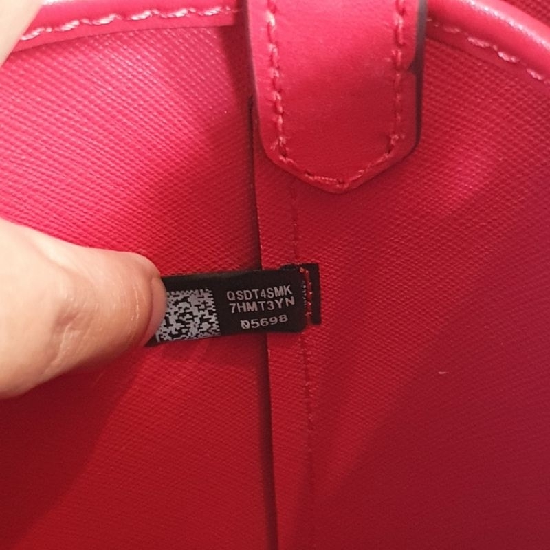 Preloved tas MK suri warna merah cabe