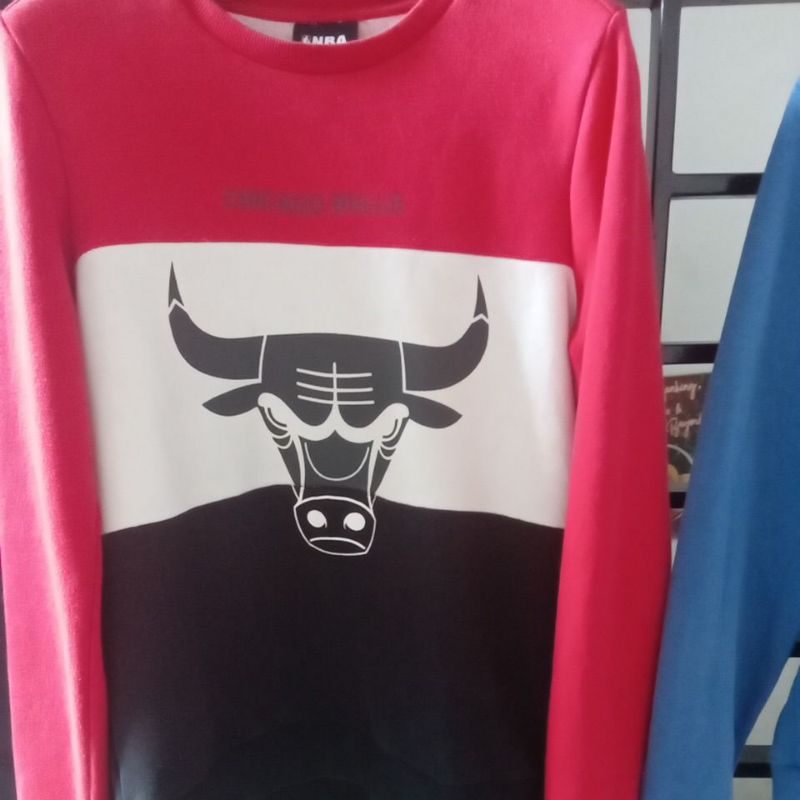 crewnek chicago buls