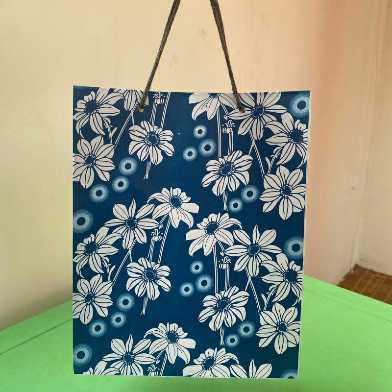 

(isi 12)PAPERBAG BUNGA R6 BATIK BIRU HIJAU 20X10X25