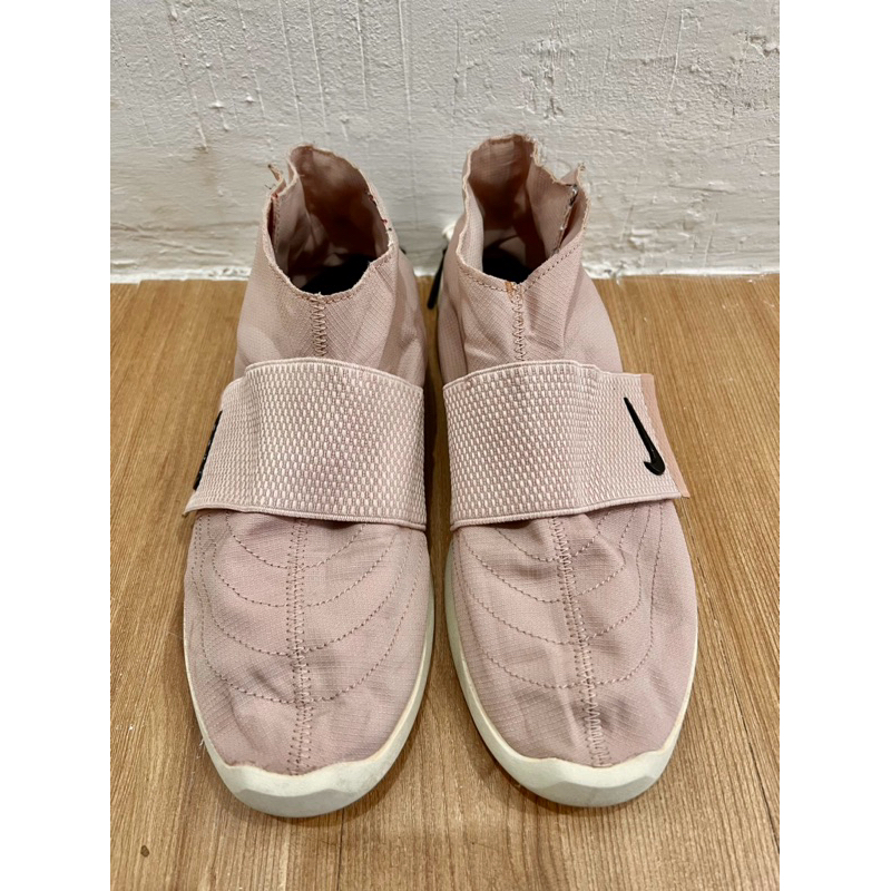sepatu nike x fear of god
