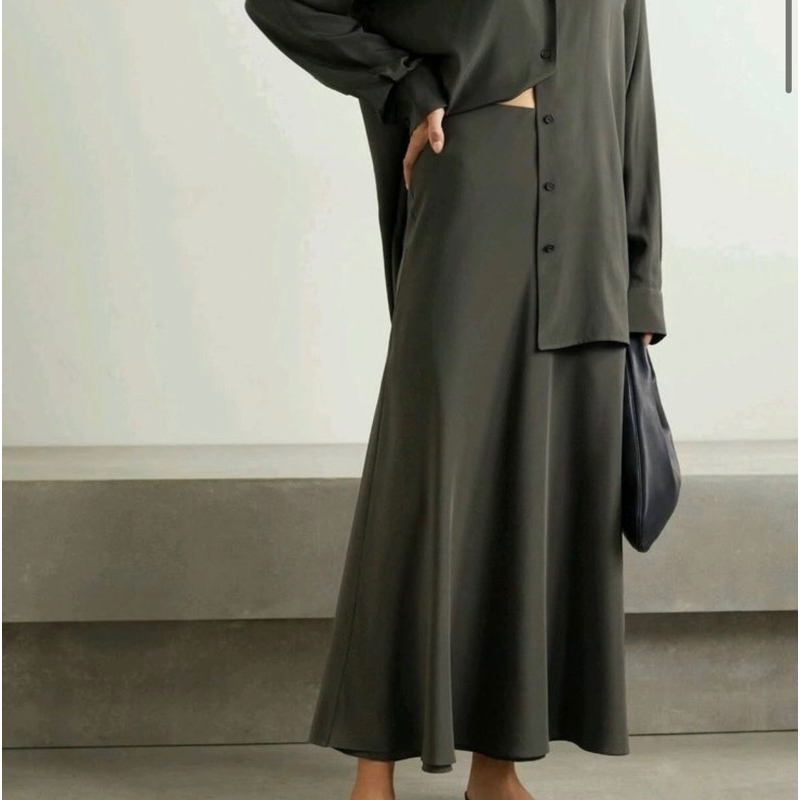 Satin skirt / Rok satin / Midi skirt satin