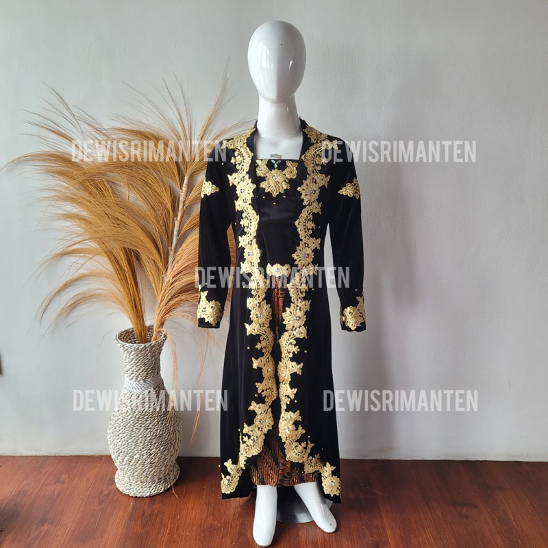 Kebaya anak Kutubaru tanggung