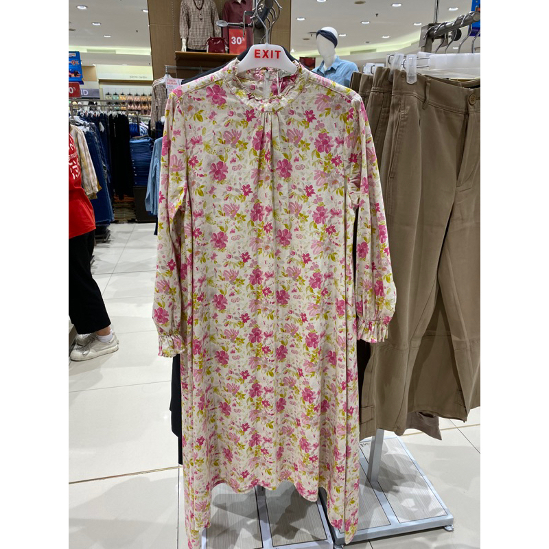 Exit signature Vilary