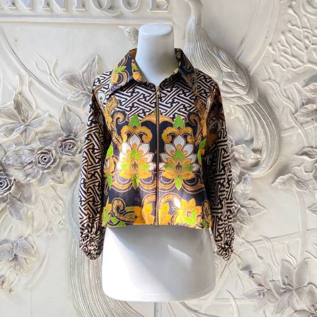 Blazer Crop Batik