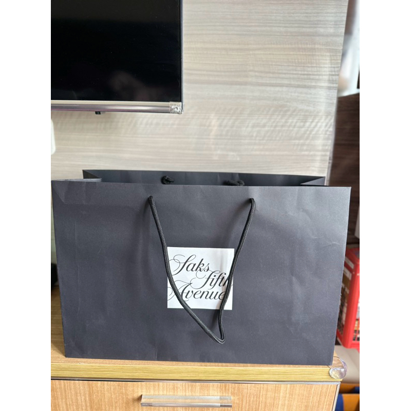 

Paperbag Saks Fifth Avenue New York size 43.5 x 29 x 15 cm