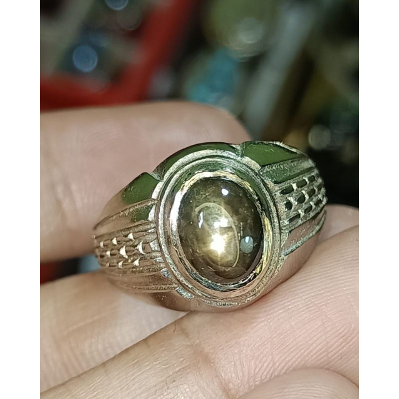 Cincin black sapir luster