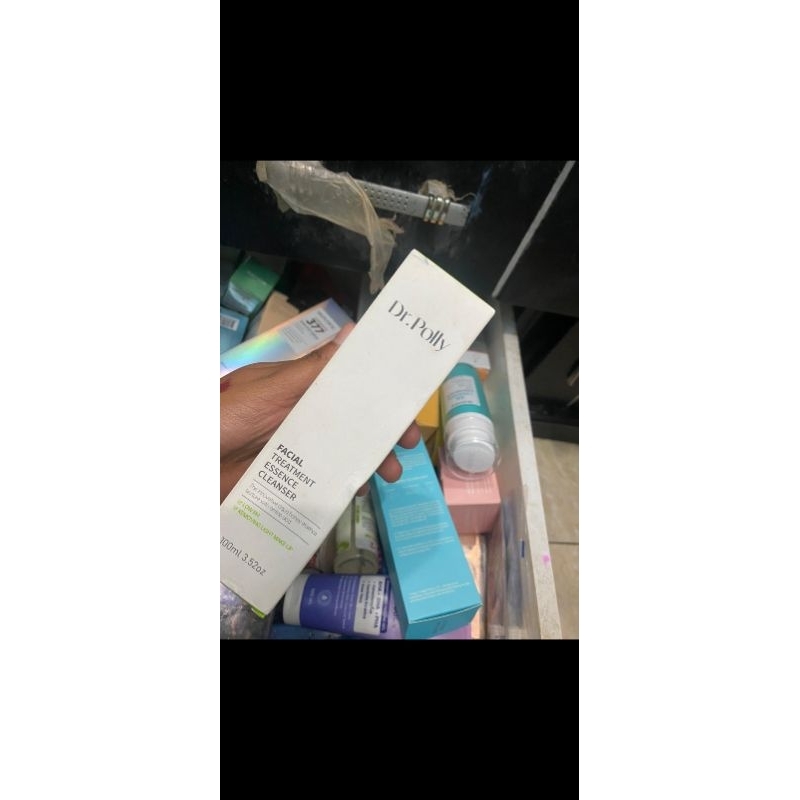 DR POLLY FACIAL TREATMENT ESSENCE CLEANSER