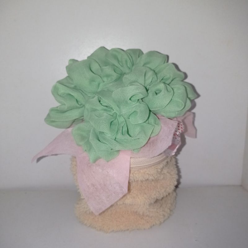 Boneka pot bunga hijau (rare)