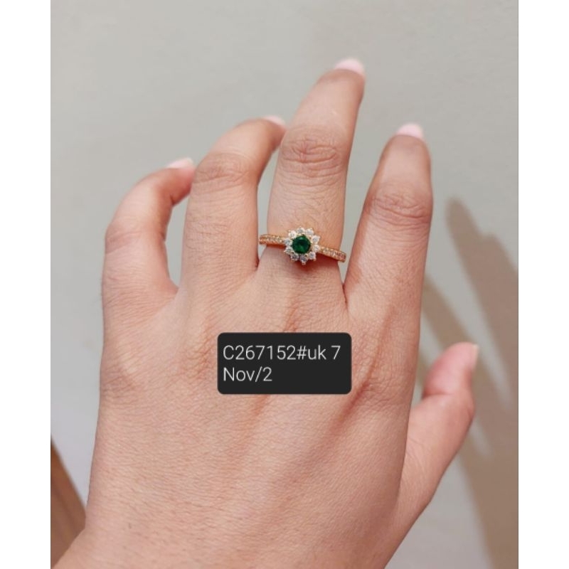 Cincin  batu hijau mata hijau