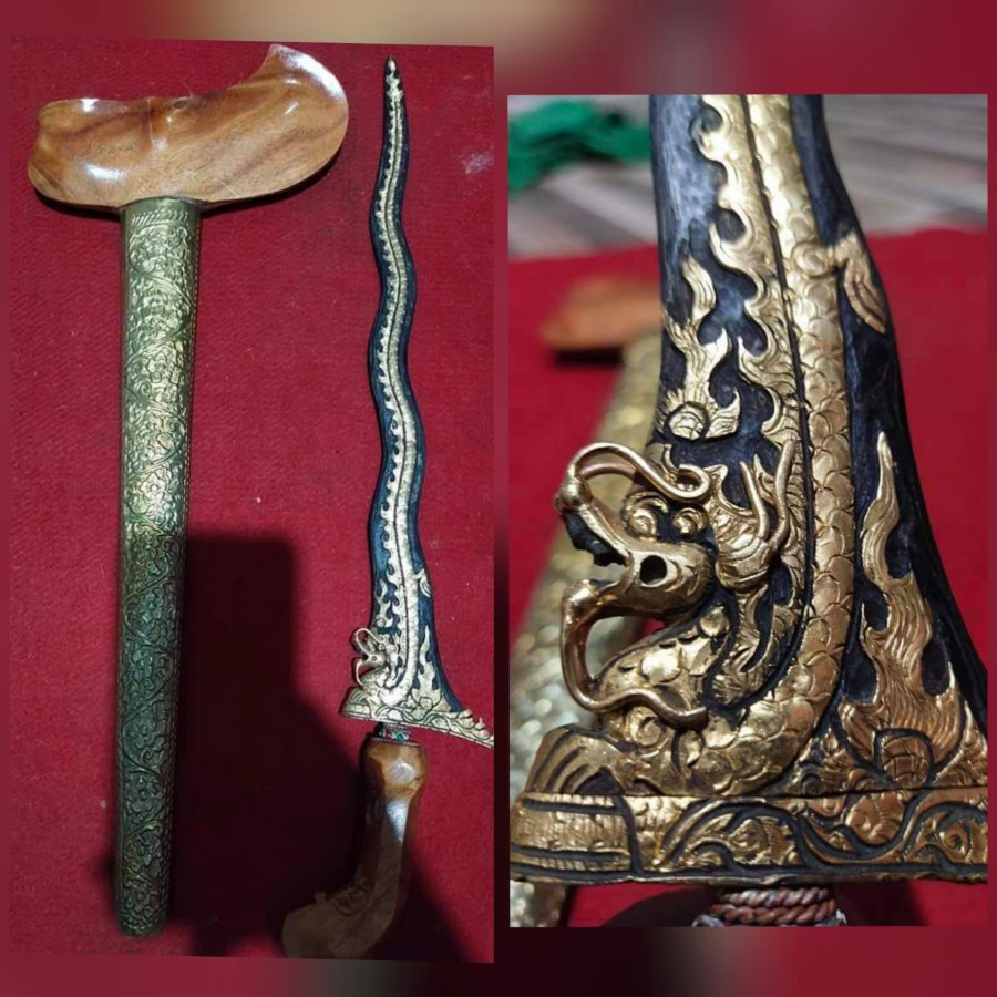 koleksi keris antik pajangan keris naga