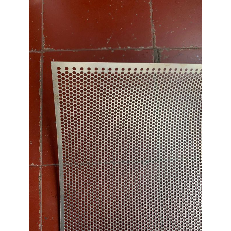 Plat besi ram grill box speaker 50cmx50cm hexa