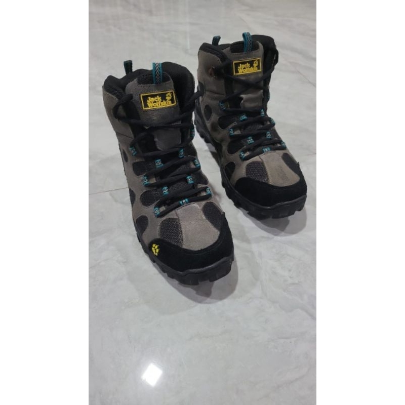 sepatu boot jack wolfskin