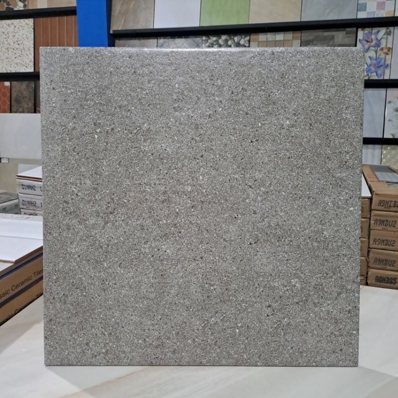 keramik lantai kasar 40x40 Mulia Tile Stonella Light Grey / keramik garasi / keramik rastik