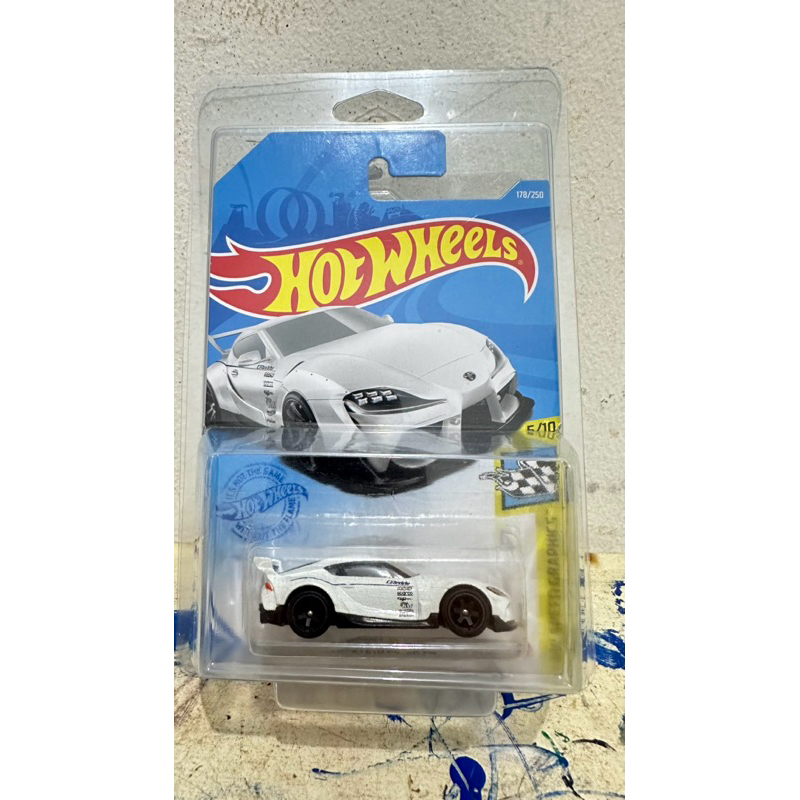 hot wheels 20 toyota gr supra putih