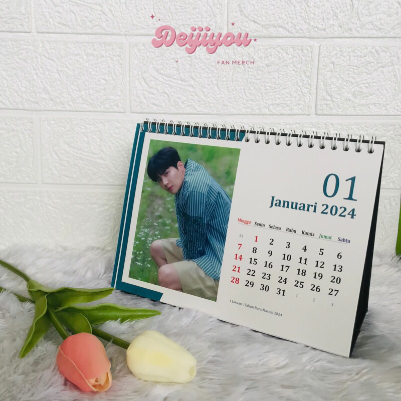 

Kim Seon Ho Kalender Meja 2024 (Bisa Custom Foto Idol/Aktor lain)