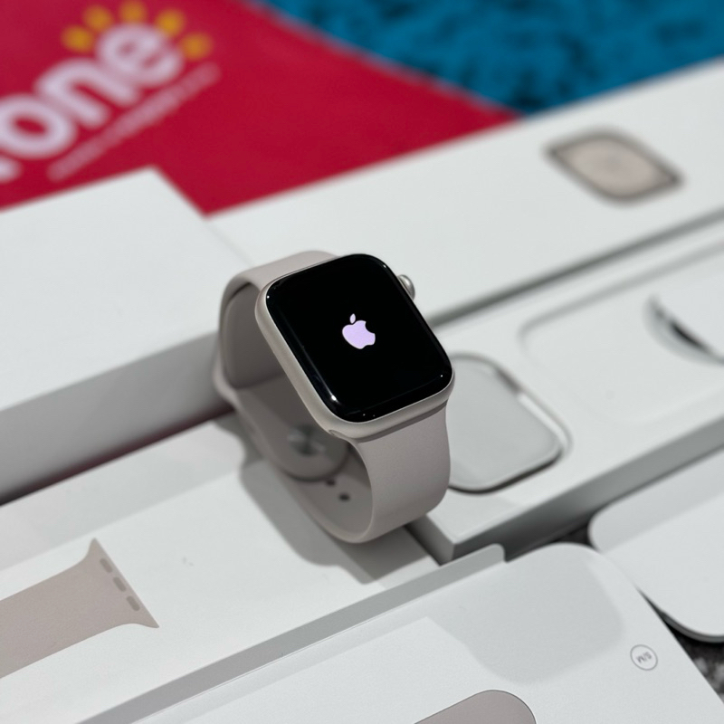 Apple Watch Series 8 45mm Starlight Garansi resmi