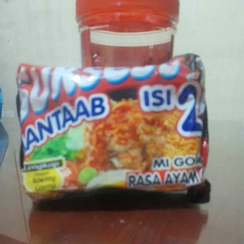 

Mie Sukses isi 2 Rasa Ayam Geprek