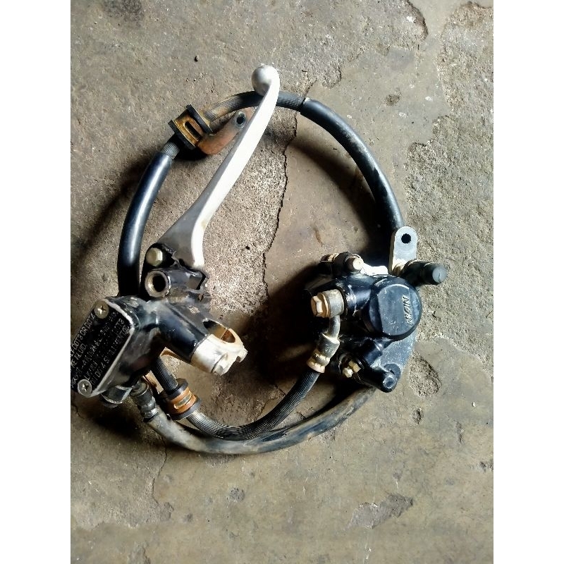 master kaliper cakram depan Honda beat karbu