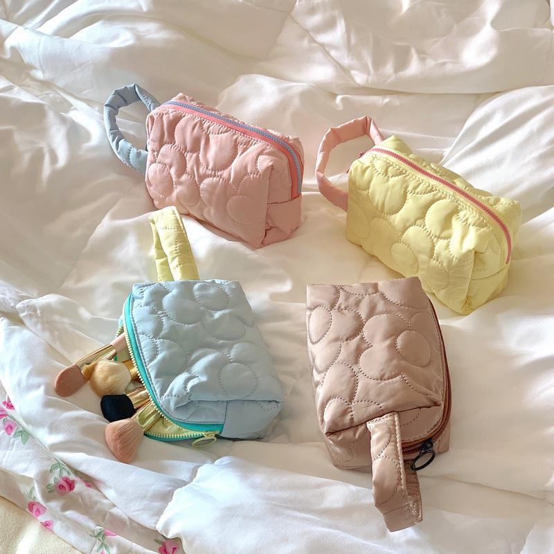 

YEN Kotak Pensil Sleting Motif Bunga Flower Handle Pastel / Pouch Makeup Aesthetic / Tas Aksesoris