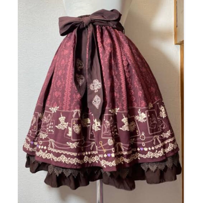 axes femme x disney dark red alice in wonderland