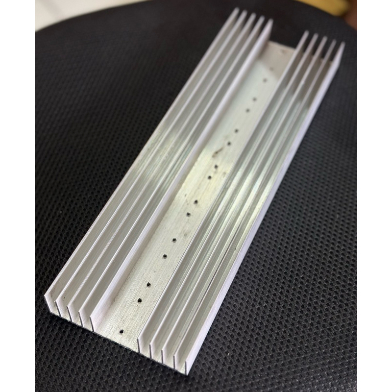 PENDINGIN 10 Sirip 30CM Tebal 1.8MM Lubang Sanken Heatsink