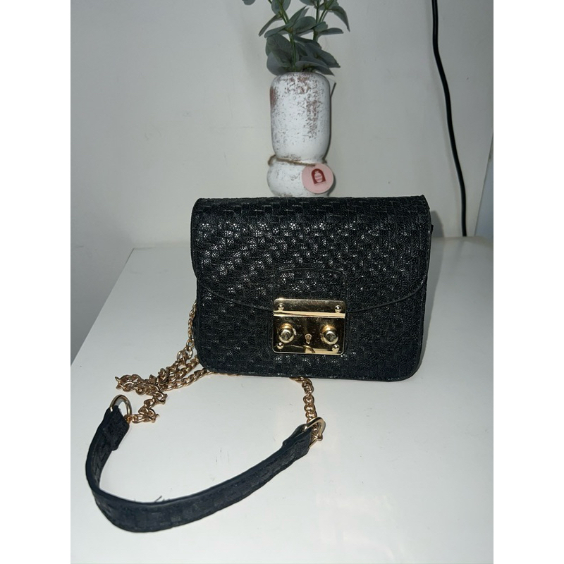 Tas Wanita/ Sling Bag Black / Mini Bag Preloved