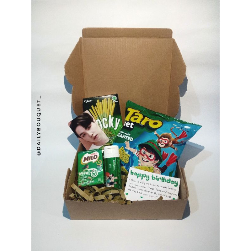 

gift box custom + foto KPop murah