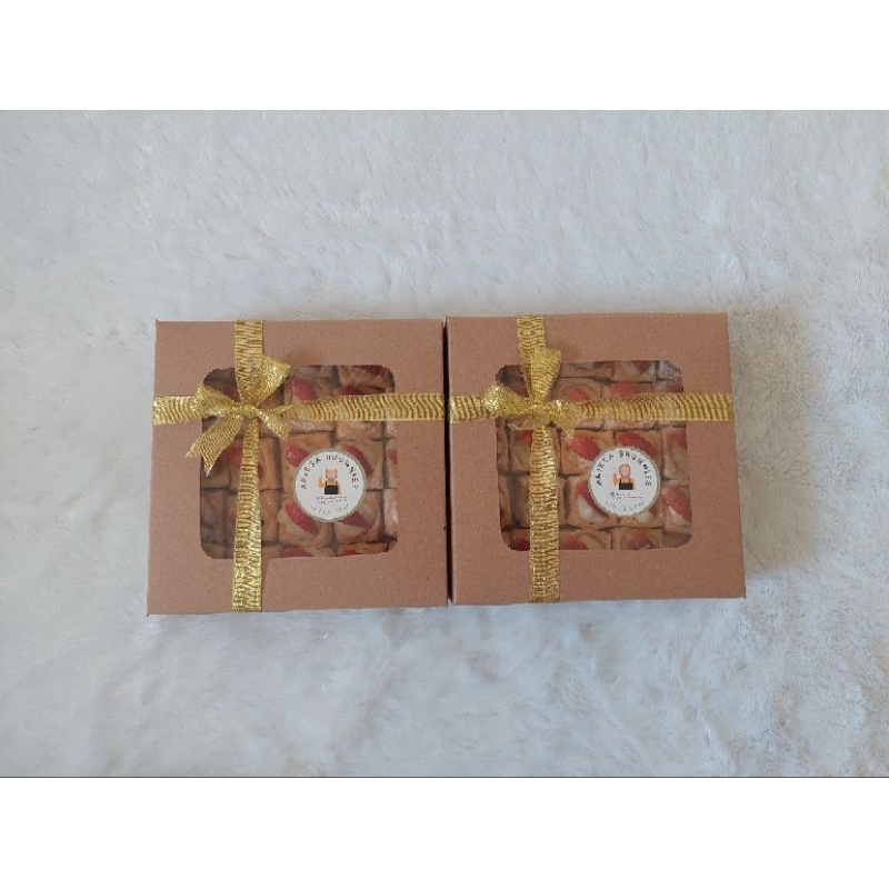 

Pastry Fla Cheese Strawberry Isi 25pc (box 20x20) isi 10 pc (box 20x10) Hanya pengiriman instan