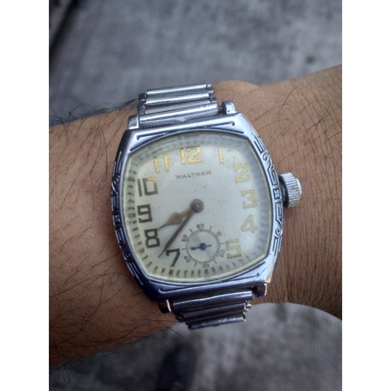 vintage watch waltham art deco curving subsecond