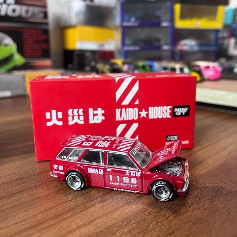 Mini GT Kaido House Datsun Wagon Fire Dept