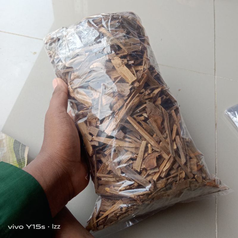 Serpihan garagal kayu gaharu 1 kg super Wangi