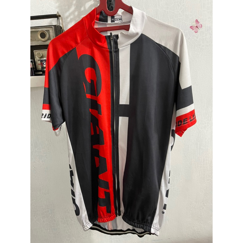 jersey sepeda giant