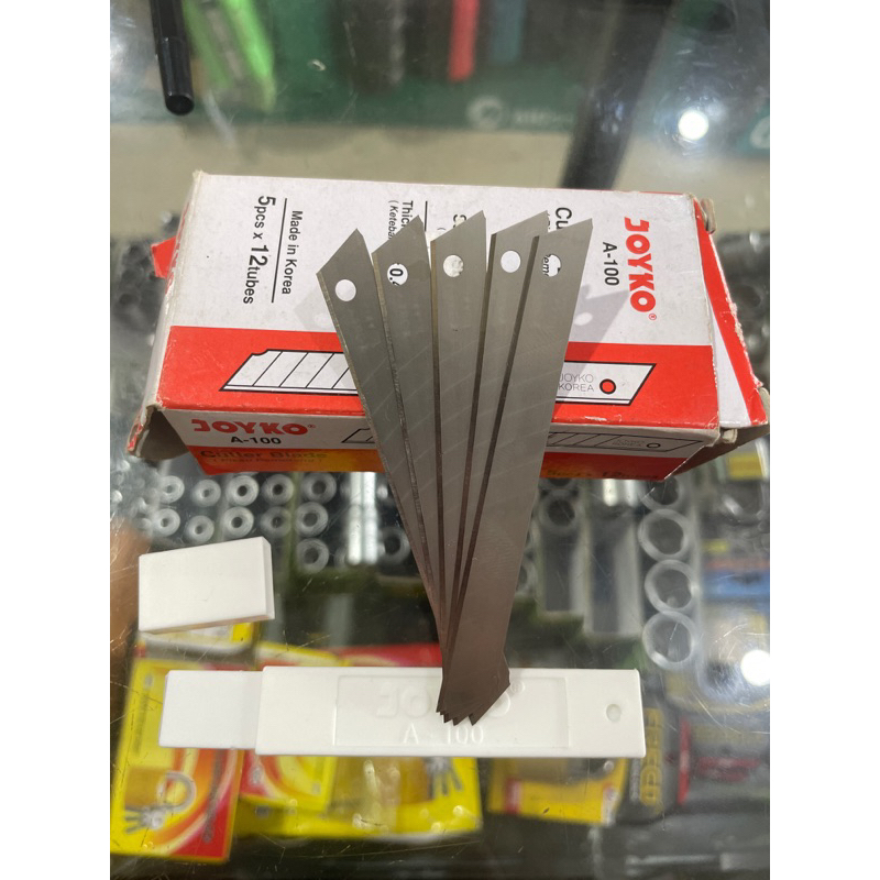 

isi pisau cutter kecil a-100 ( isi 5pc) mata cutter